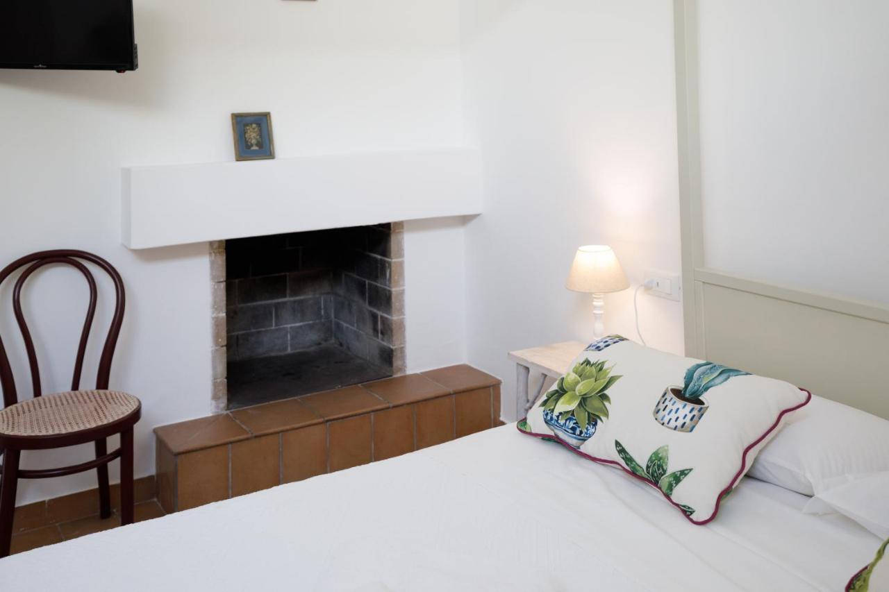 Bed and Breakfast Relais Trulli Le Icone Остуні Екстер'єр фото