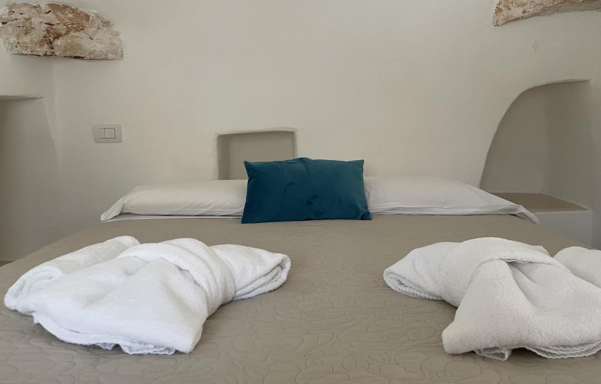 Bed and Breakfast Relais Trulli Le Icone Остуні Екстер'єр фото