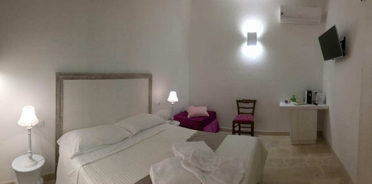 Bed and Breakfast Relais Trulli Le Icone Остуні Екстер'єр фото